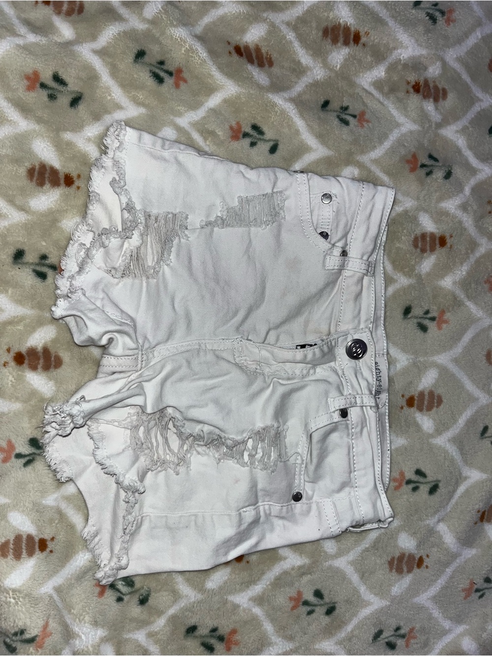 Eighty Eight White Distressed Frayed Hem Jean Shorts
